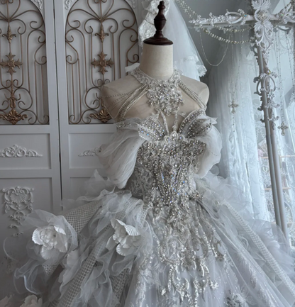 Exquisite Halter Neck Wedding Dress 3D Appliques Rhinestones A-Line Bridal Dress GG7463