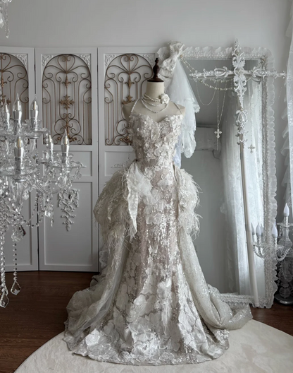 Fascinating Strapless Sequins Wedding Dress Appliques Feather A-Line Bridal Dress GG7464