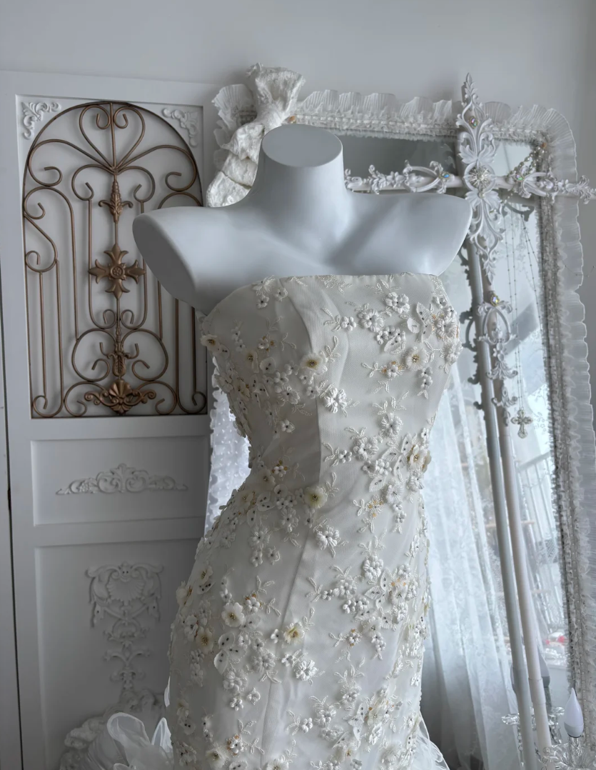 Alluring Strapless Wedding Dress Floral Sequins Ruffles Mermaid Bridal Dress GG7466