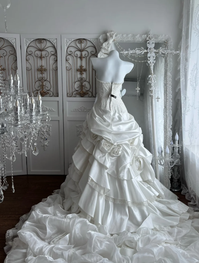 Classical Strapless Sequins Wedding Dress Handmade Flowers Tiered Mermaid Bridal Dress GG7469