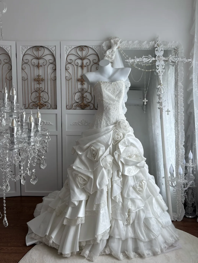 Classical Strapless Sequins Wedding Dress Handmade Flowers Tiered Mermaid Bridal Dress GG7469