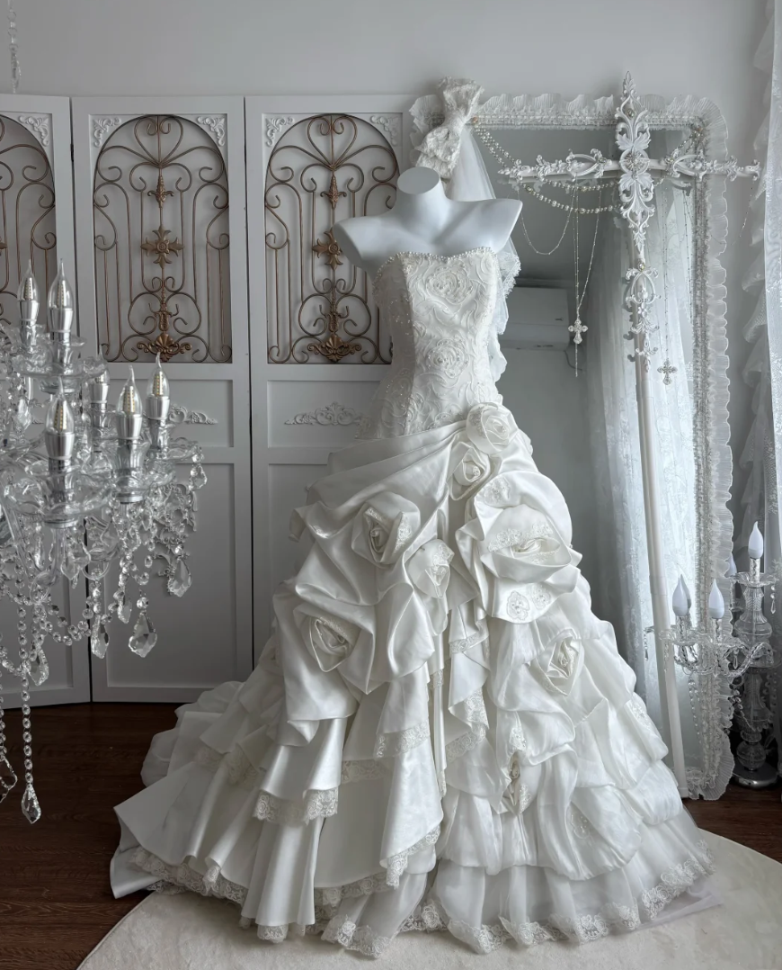 Classical Strapless Sequins Wedding Dress Handmade Flowers Tiered Mermaid Bridal Dress GG7469