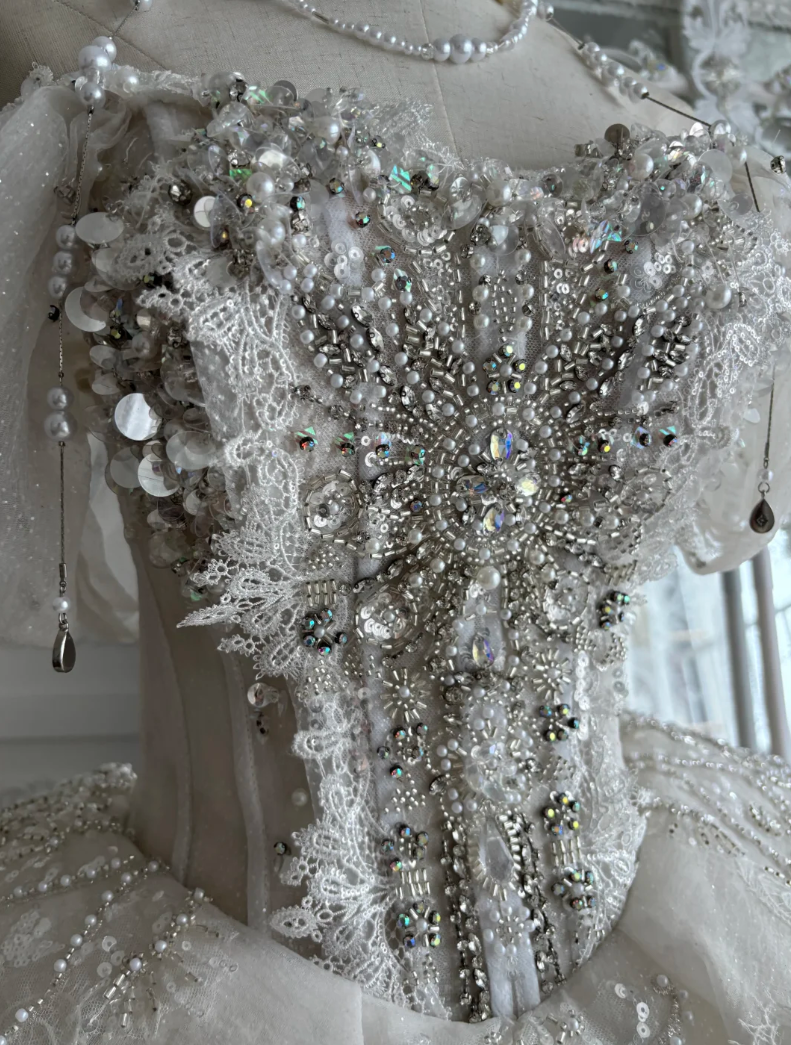 Romantic Off-Shoulder Homecoming Dress White Beading Tulle A-Line Birthday Dress GG7470