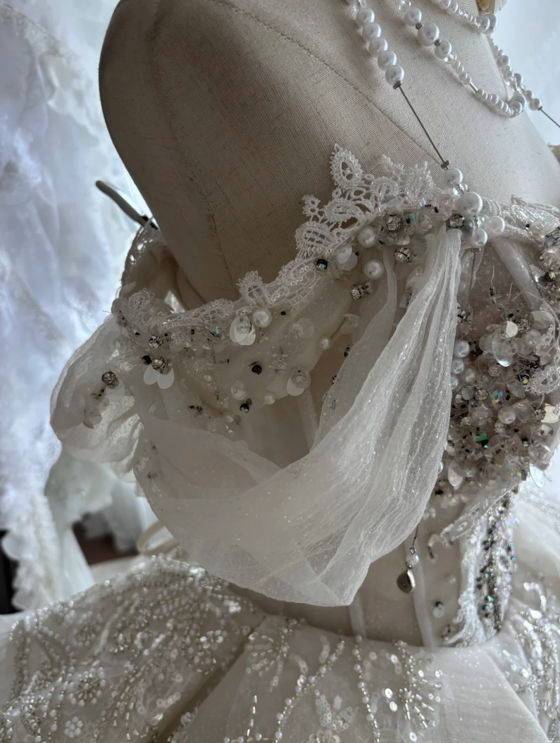 Romantic Off-Shoulder Homecoming Dress White Beading Tulle A-Line Birthday Dress GG7470