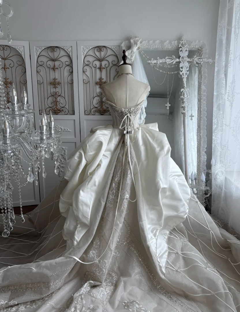 Luxurious Strapless Beading Wedding Dress Sequins A-Line Bridal Dress GG7472