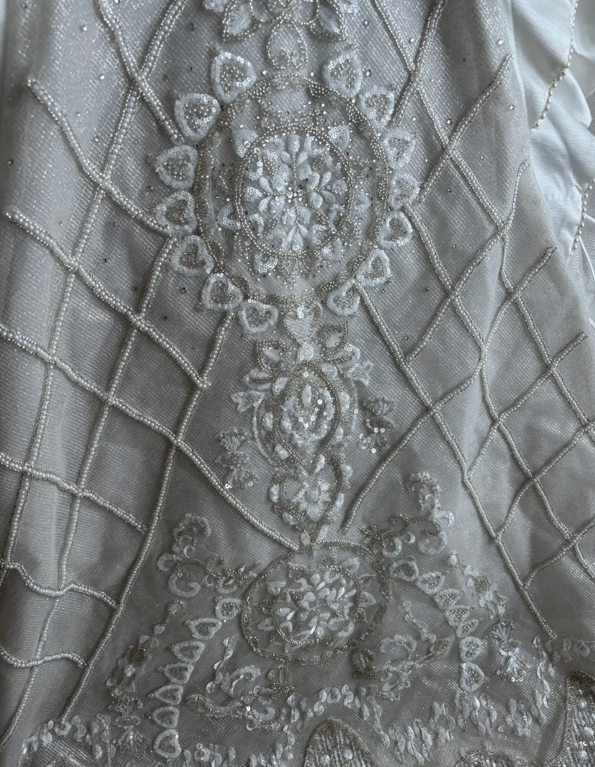 Luxurious Strapless Beading Wedding Dress Sequins A-Line Bridal Dress GG7472