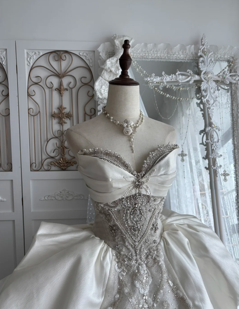 Luxurious Strapless Beading Wedding Dress Sequins A-Line Bridal Dress GG7472
