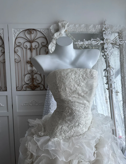 Graceful Strapless Ruffles Wedding Dress Appliques Sequins Floral A-Line Bridal Dress GG7474