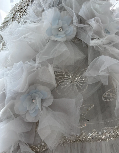 Exquisite Halter Neck Beading Wedding Dress Ruffles Sequins A-Line Bridal Dress GG7480