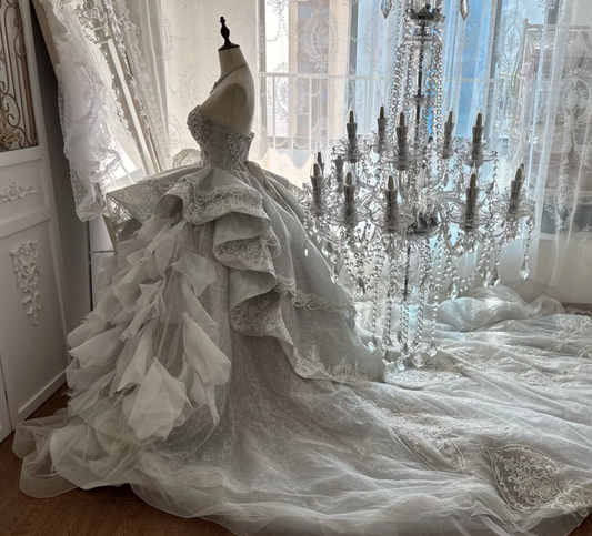 Exquisite Strapless Ruffles Wedding Dress Beading Appliques A-Line Bridal Dress GG7490