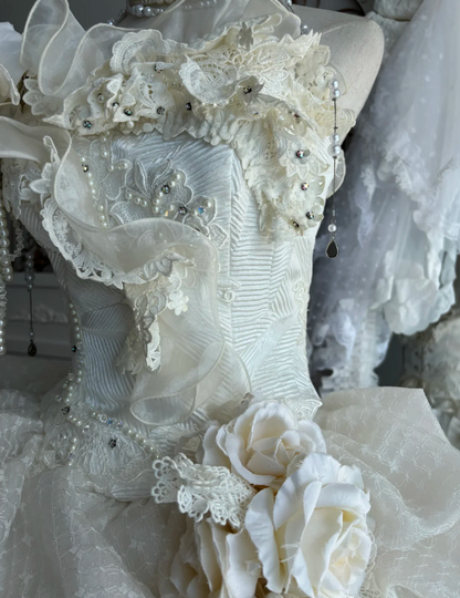 Luxurious Strapless Tiered Wedding Dress Handmade Flowers Beads A-Line Bridal Dress GG7506