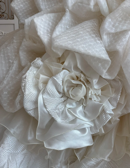 Luxurious Strapless Tiered Wedding Dress Handmade Flowers Beads A-Line Bridal Dress GG7506