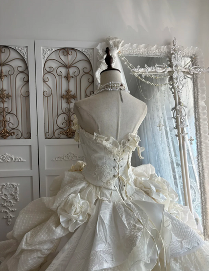Luxurious Strapless Tiered Wedding Dress Handmade Flowers Beads A-Line Bridal Dress GG7506