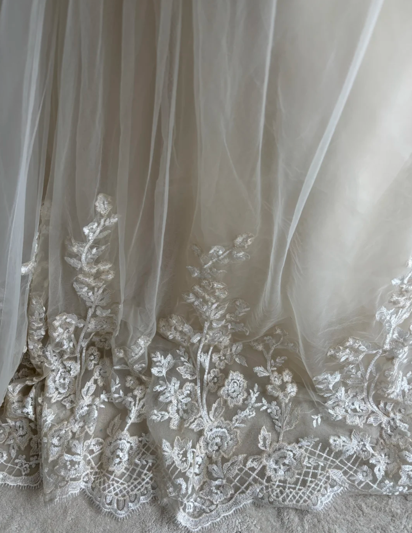 Classical Off-Shoulder Wedding Dress Appliques Sequins Mermaid Bridal Dress GG7523
