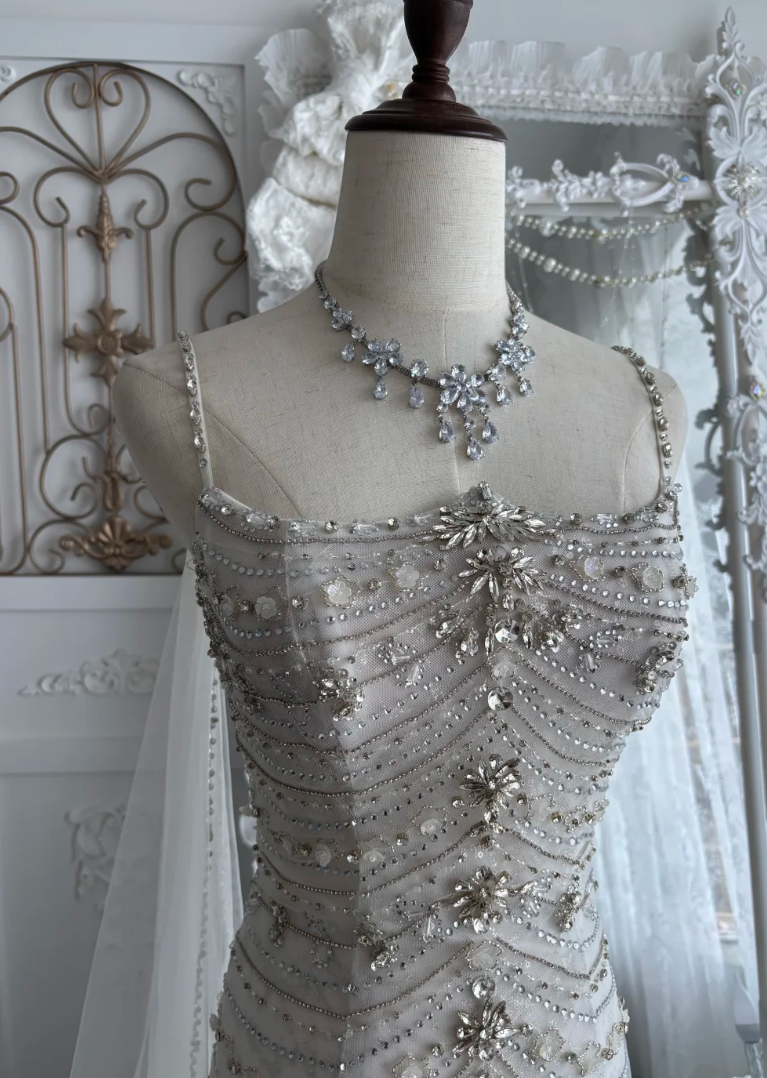 Luxurious Spaghetti Strap Wedding Dress Beading Sequins Mermaid Bridal Dress GG7529