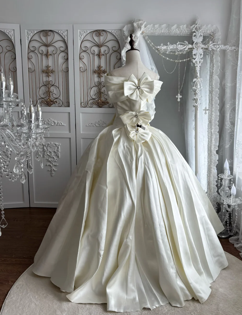 Classical Off-Shoulder Wedding Dress Ivory Satin Bows A-Line Bridal Dress GG7533