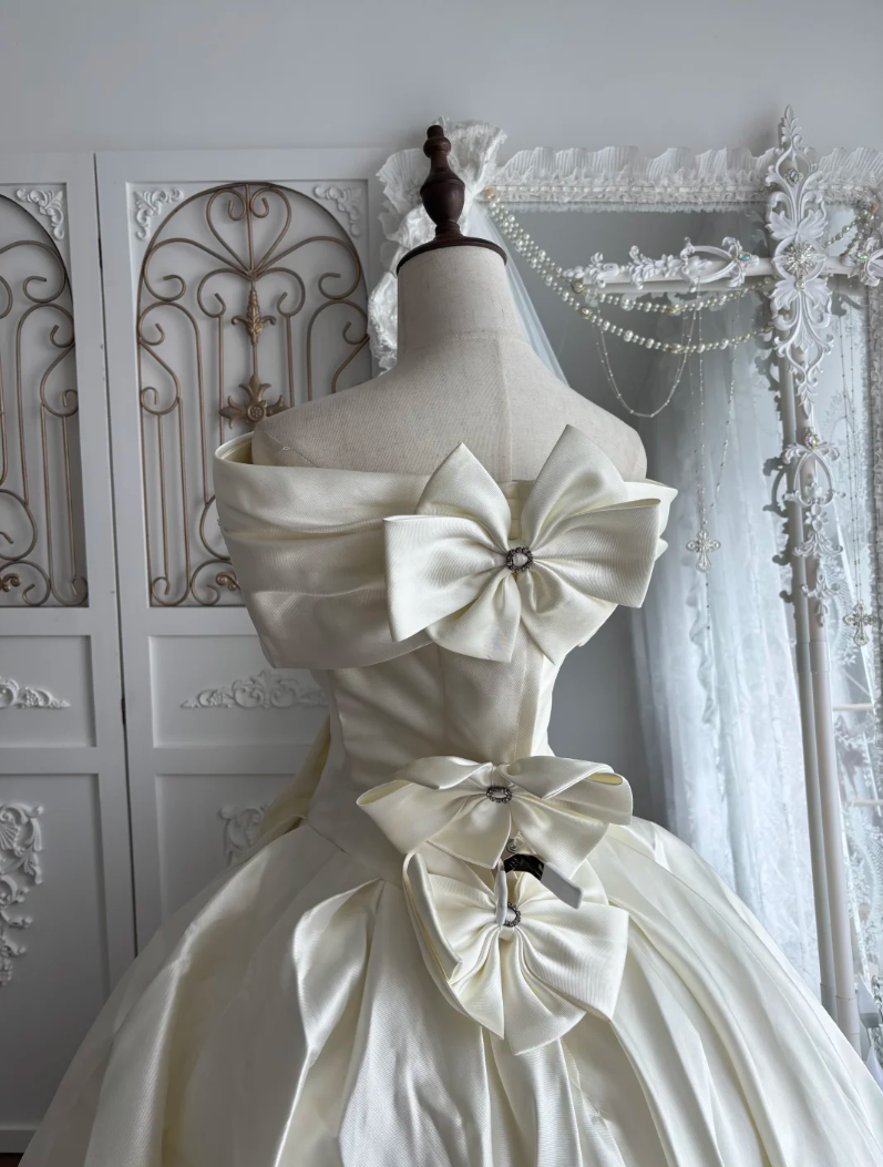 Classical Off-Shoulder Wedding Dress Ivory Satin Bows A-Line Bridal Dress GG7533