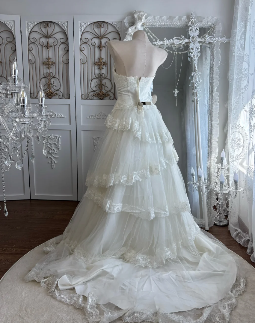 Glam Strapless Wedding Dress Tiered Lace A-Line Bridal Dress GG7539