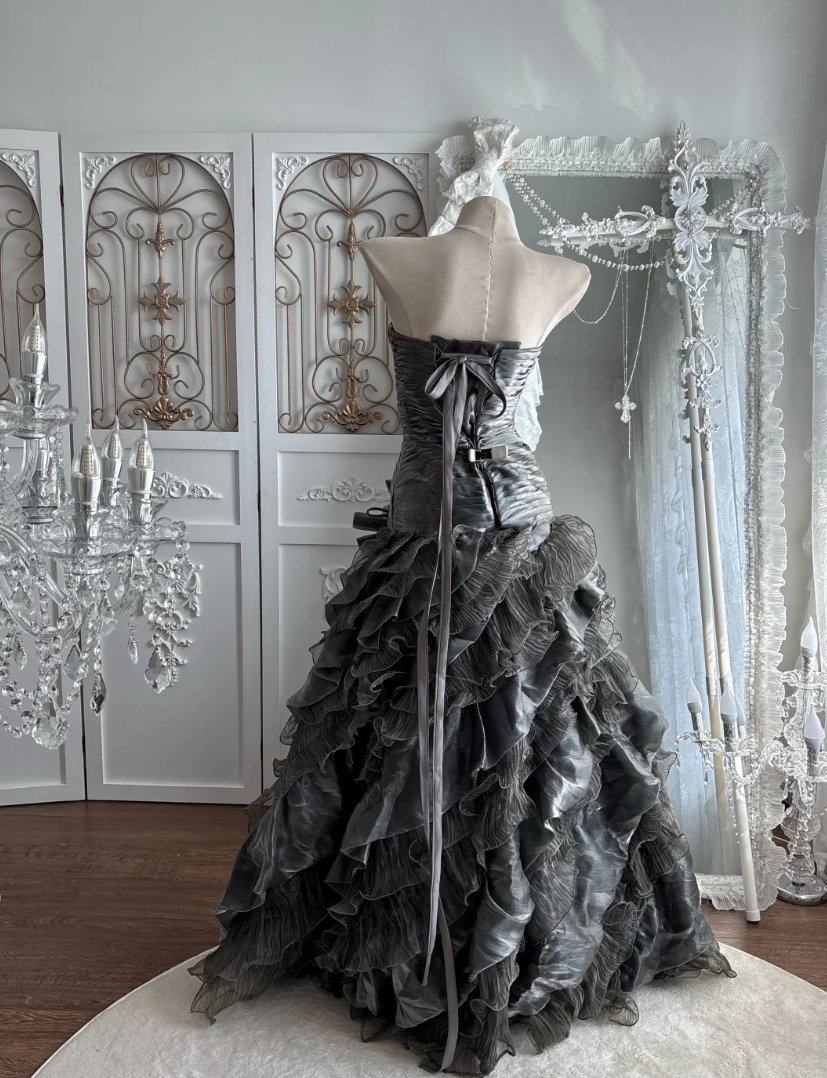 Gorgeous Sweetheart Neck Prom Dress Gray Ruffles Tulle A-Line Evening Dress GG7540