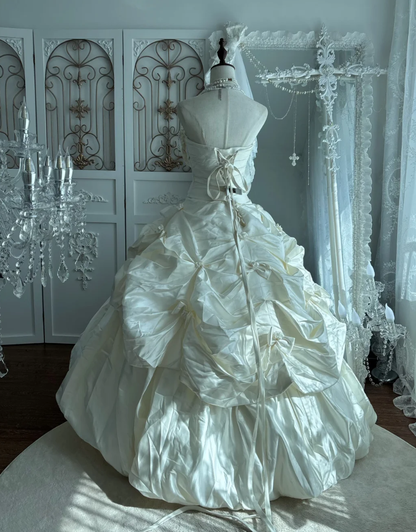 Attractive Strapless Bows Wedding Dress Ruffles A-Line Bridal Dress GG7548
