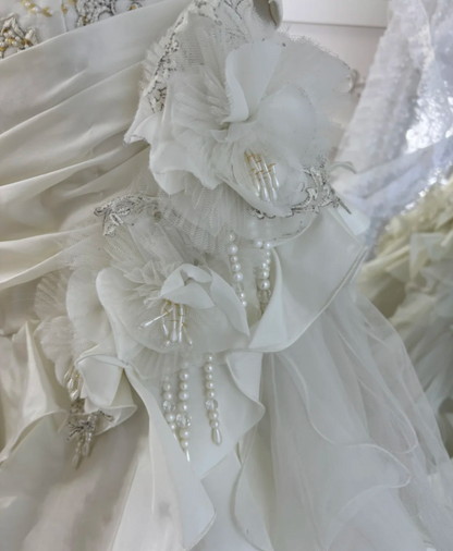 Ornate Strapless Tiered Wedding Dress Sequins Handmade Flowers A-Line Bridal Dress GG7550