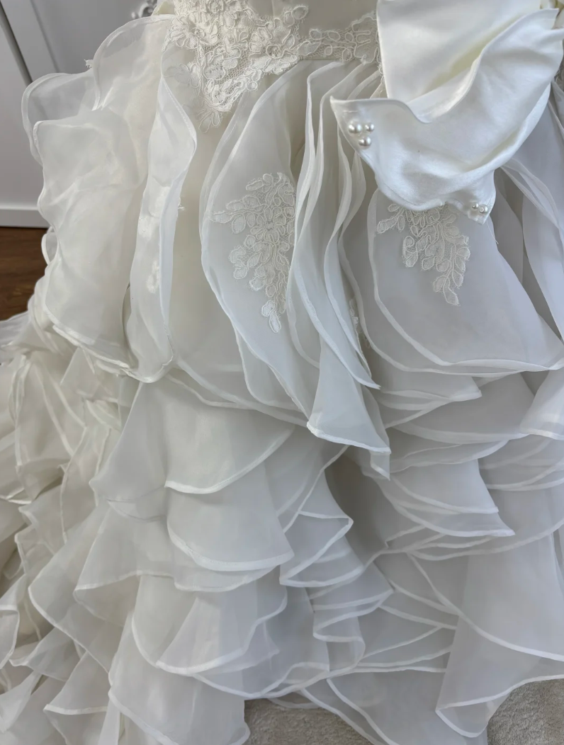 Enchanting Strapless Appliques Wedding Dress Bow Ruffles Mermaid Bridal Dress GG7554