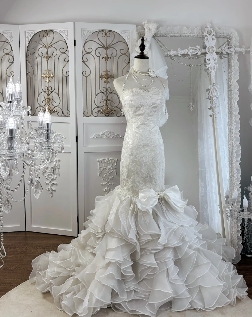 Enchanting Strapless Appliques Wedding Dress Bow Ruffles Mermaid Bridal Dress GG7554