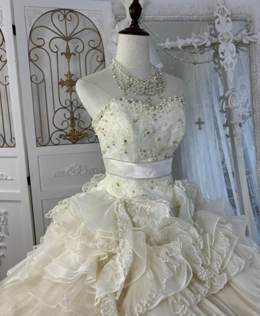 Ornate Strapless Ruffled Wedding Dress Beading Lace Tulle A-Line Bridal Dress GG7560