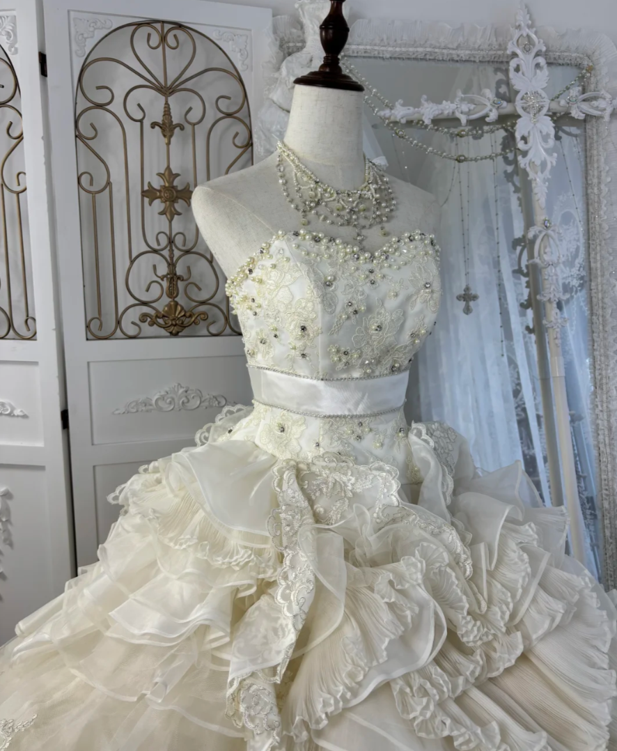 Ornate Strapless Ruffled Wedding Dress Beading Lace Tulle A-Line Bridal Dress GG7560