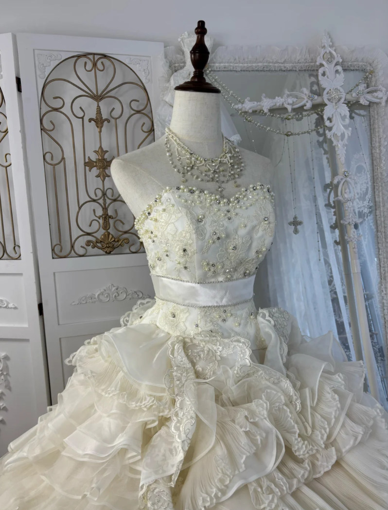Elegant Strapless Beading Wedding Dress Ruffles Tiered A-Line Bridal Dress GG7564