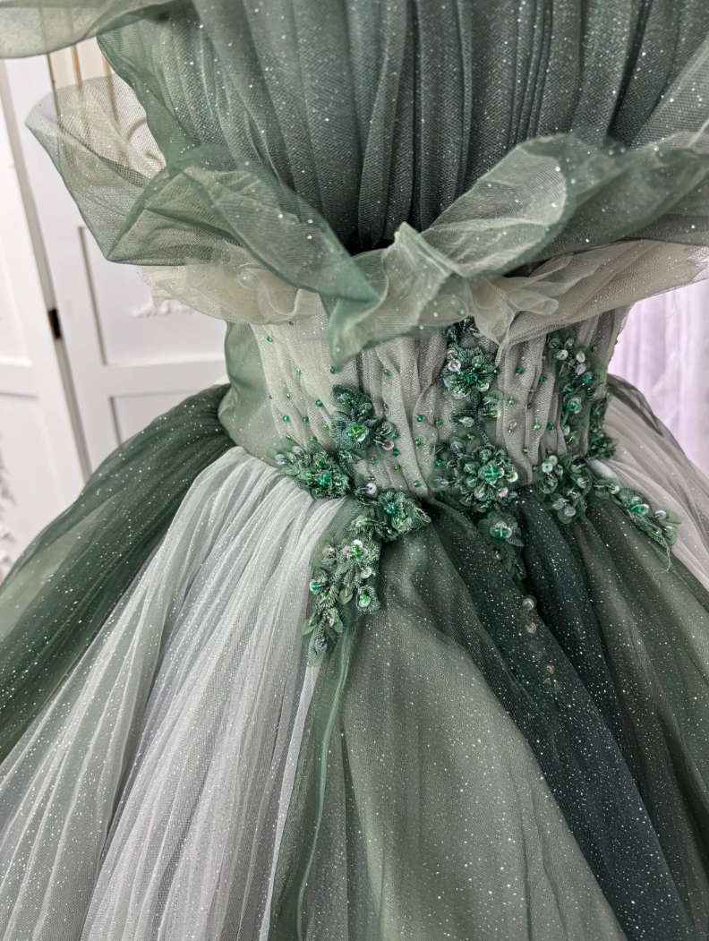 Fascinating Strapless Green Prom Dress Tulle Sequins A-Line Evening Dress GG7568