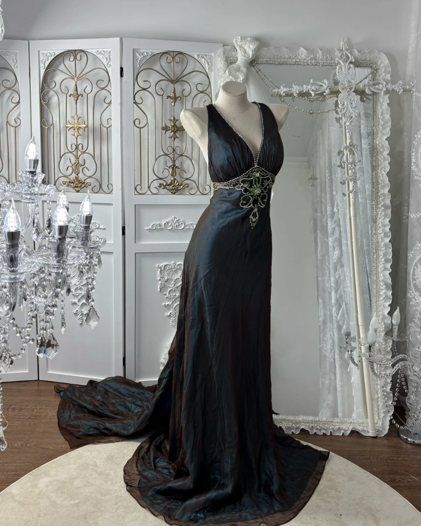 Charming V Neck Prom Dress Black Beading Mermaid Evening Dress GG7571