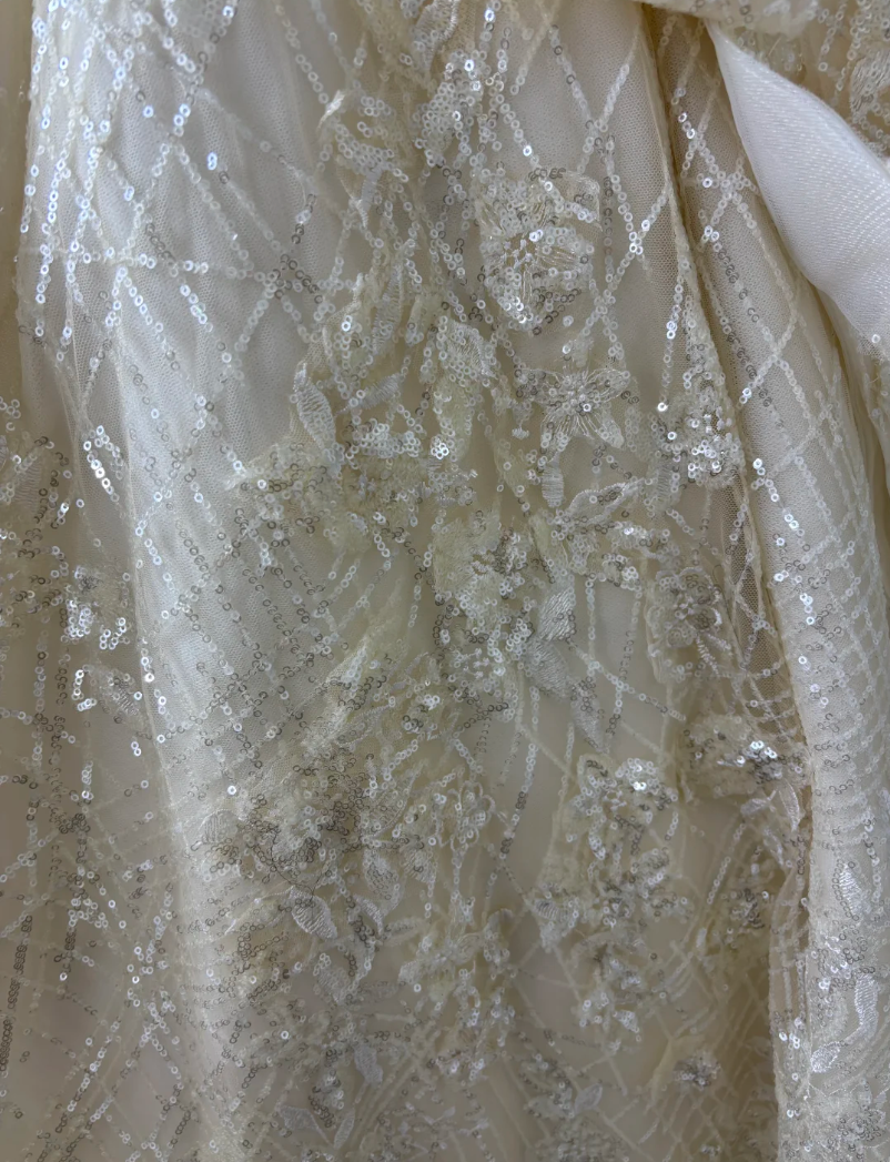 Shiny Off-Shoulder Ivory Wedding Dress Sequins Bow A-Line Bridal Dress GG7575