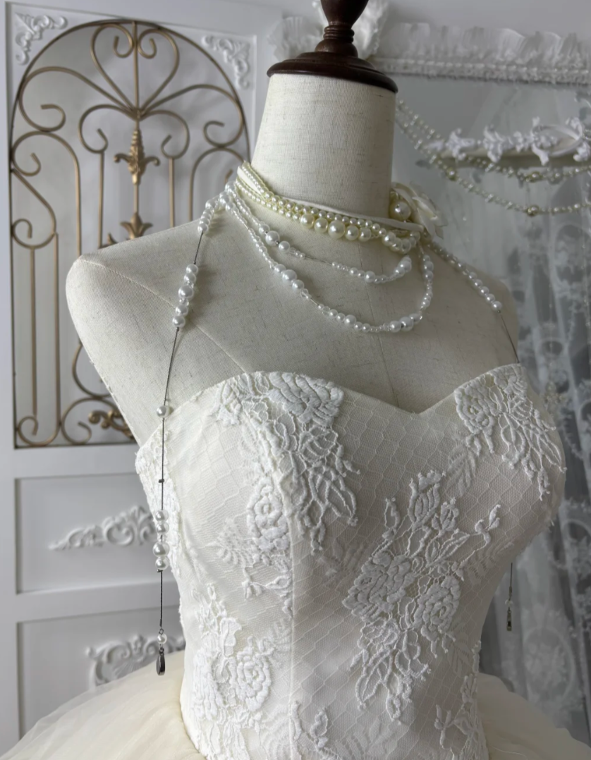 Graceful Strapless Applique Wedding Dress Tulle A-Line Bridal Dress GG7579
