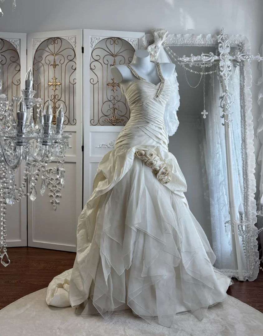 Sleek Beaded Spaghetti Straps Wedding Dress Flowers Ruffles Tulle Mermaid Bridal Dress GG7580