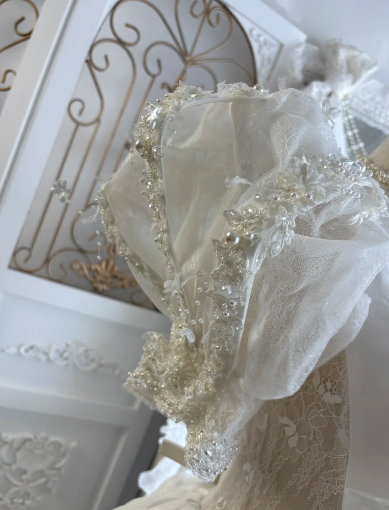 Romantic Square Neck Sequins Wedding Dress Short Sleeve Appliques A-Line Bridal Dress GG7581