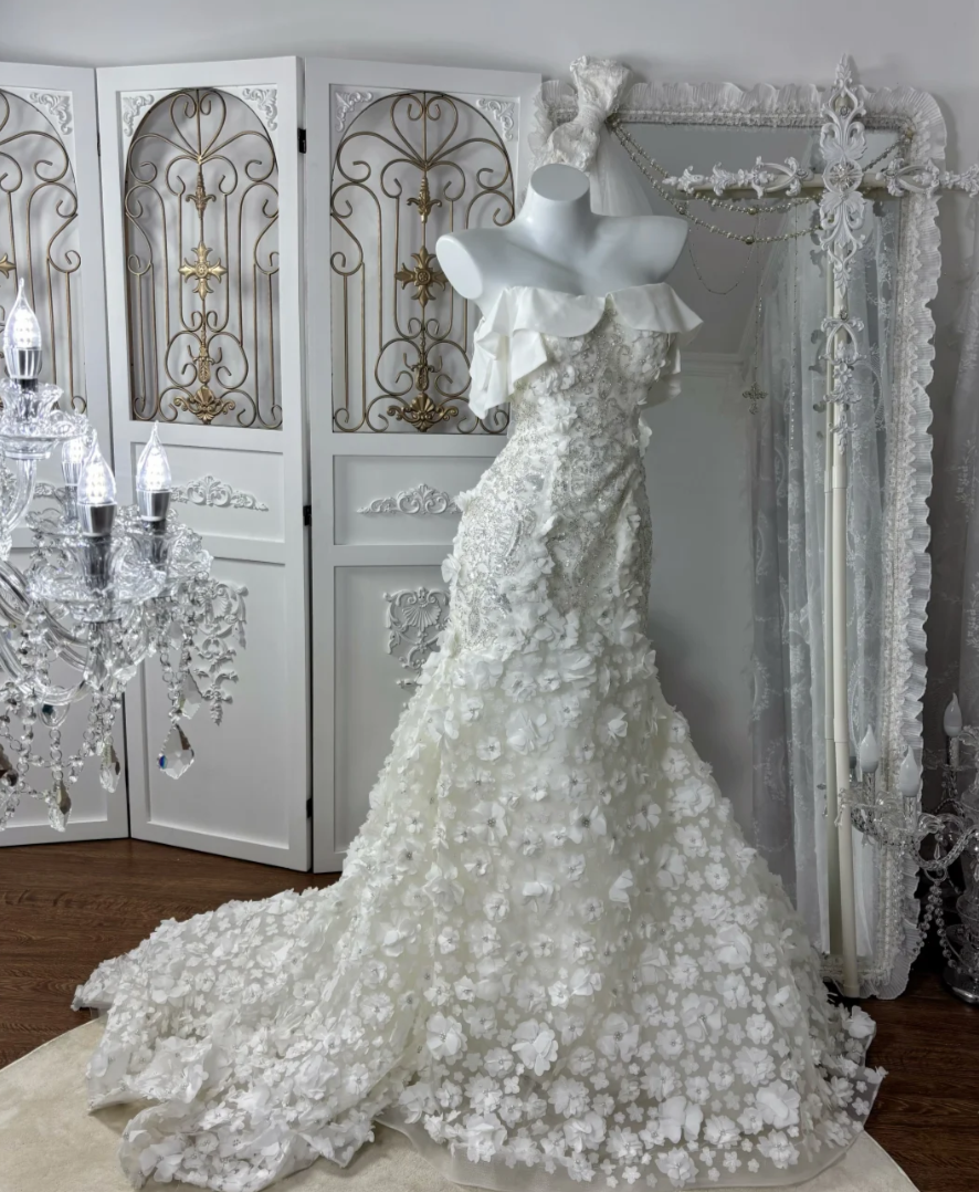 Graceful Strapless Ruffles Wedding Dress Appliques Sequins Mermaid Bridal Dress GG7598