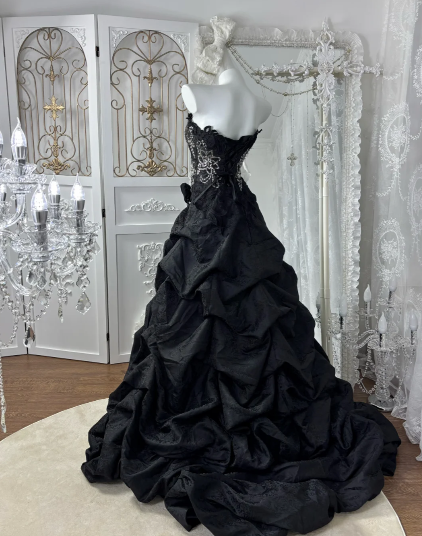 Gothic Strapless Black Prom Dress Sequins Ruffles A-Line Evening Dress GG7604