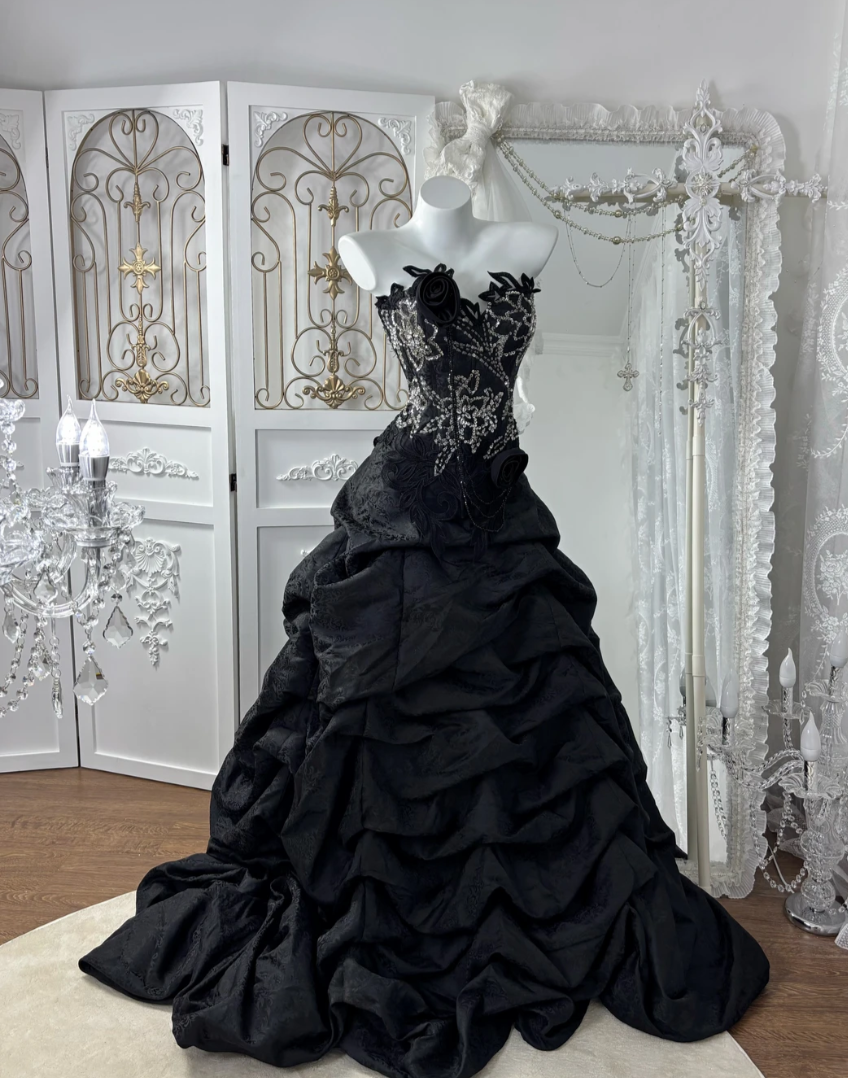 Gothic Strapless Black Prom Dress Sequins Ruffles A-Line Evening Dress GG7604