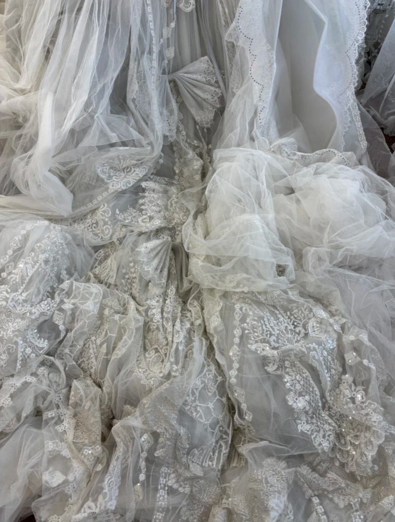 Luxury Jewel Neck Beading Wedding Dress Long Sleeve Appliques A-Line Bridal Dress GG7610