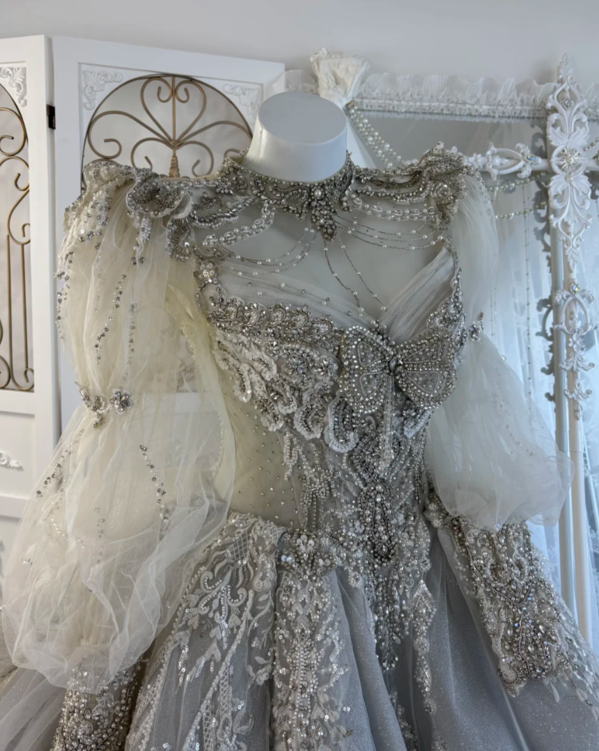 Luxury Jewel Neck Beading Wedding Dress Long Sleeve Appliques A-Line Bridal Dress GG7610