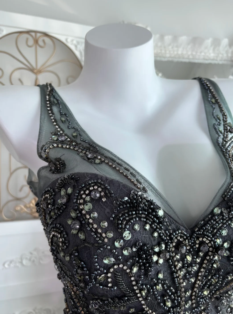 Vintage V Neck Black Prom Dress Beading Mermaid Evening Dress GG7614