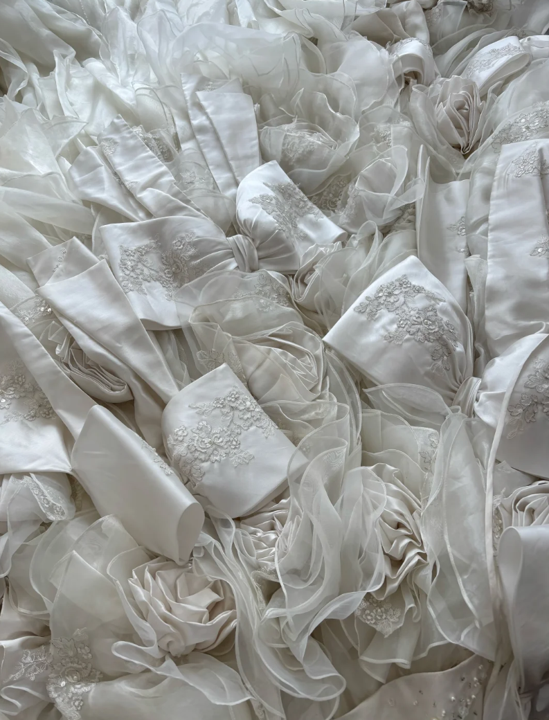 Romantic Strapless Wedding Dress Bows Flowers Beads A-Line Bridal Dress GG7620