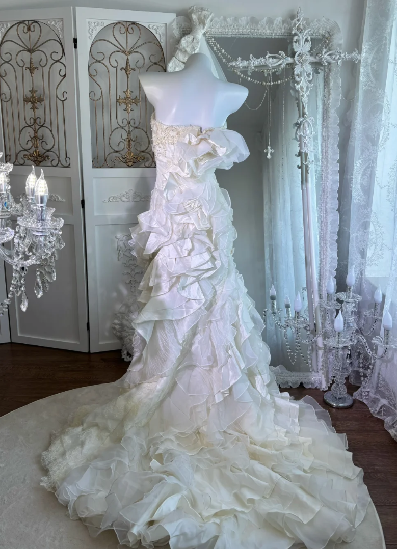 Fascinating Strapless Wedding Dress Beading Floral Ruffled Mermaid Bridal Dress GG7624