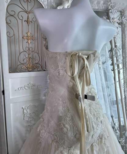 Graceful Strapless Wedding Dress Beads Lace Tulle A-Line Bridal Dress GG7632