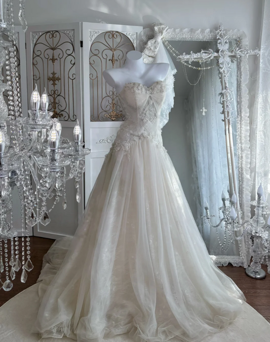 Graceful Strapless Wedding Dress Beads Lace Tulle A-Line Bridal Dress GG7632