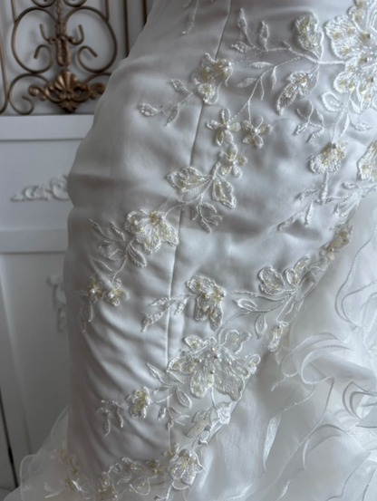 Elegant Strapless Ruffles Wedding Dress Sequins Appliques Mermaid Bridal Dress GG7642