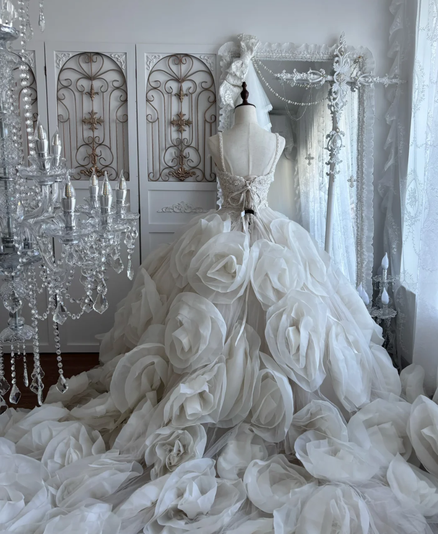 Gorgeous Spaghetti Straps Wedding Dress Flowers Beading A-Line Bridal Dress GG7643