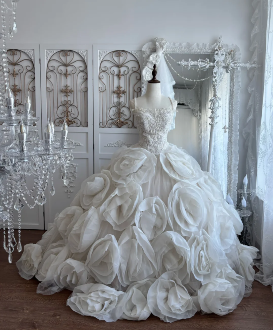 Gorgeous Spaghetti Straps Wedding Dress Flowers Beading A-Line Bridal Dress GG7643