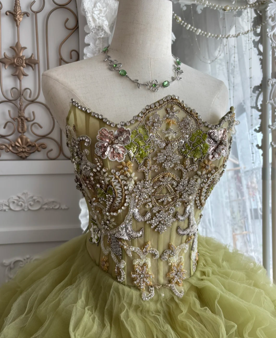 Enchanting Strapless Ruffled Prom Dress Green Beading Tulle A-Line Evening Dress GG7648